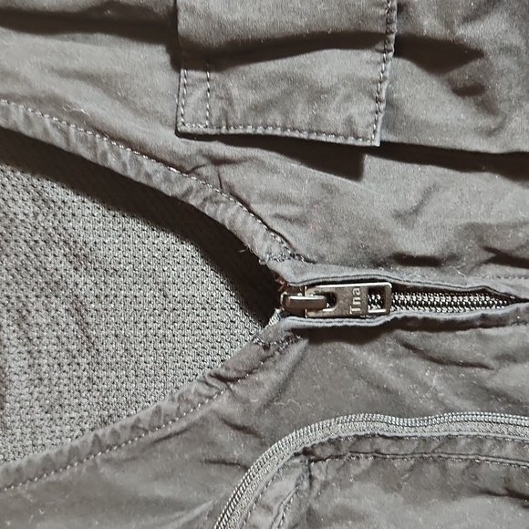 TNA Overload Utility Cargo Vest Black - Picture 4 of 8